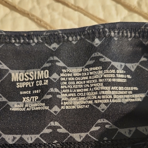 Mossimo Supply Co. Black and Gray Patterned Leggings - Picture 2 of 9